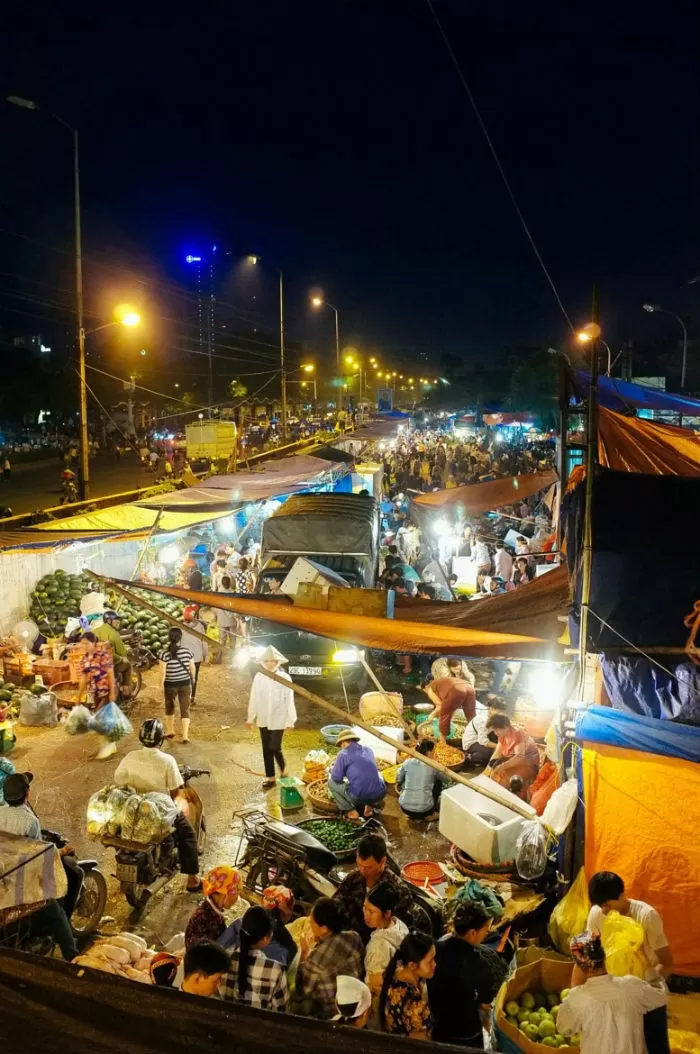 ハノイ市場行き方